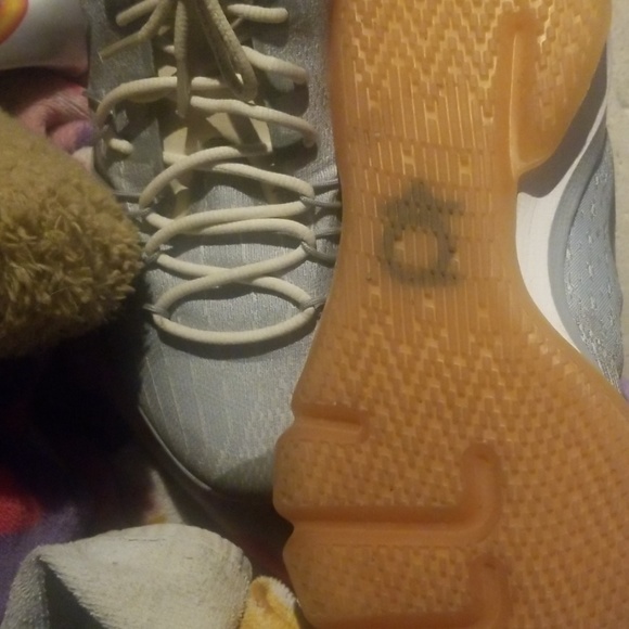 Shoes - Picture 2 of 4